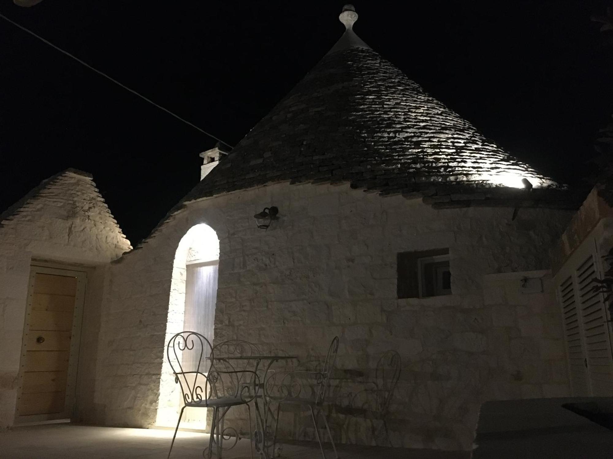 Trulli Le 2 Nicchie Villa Locorotondo Bagian luar foto