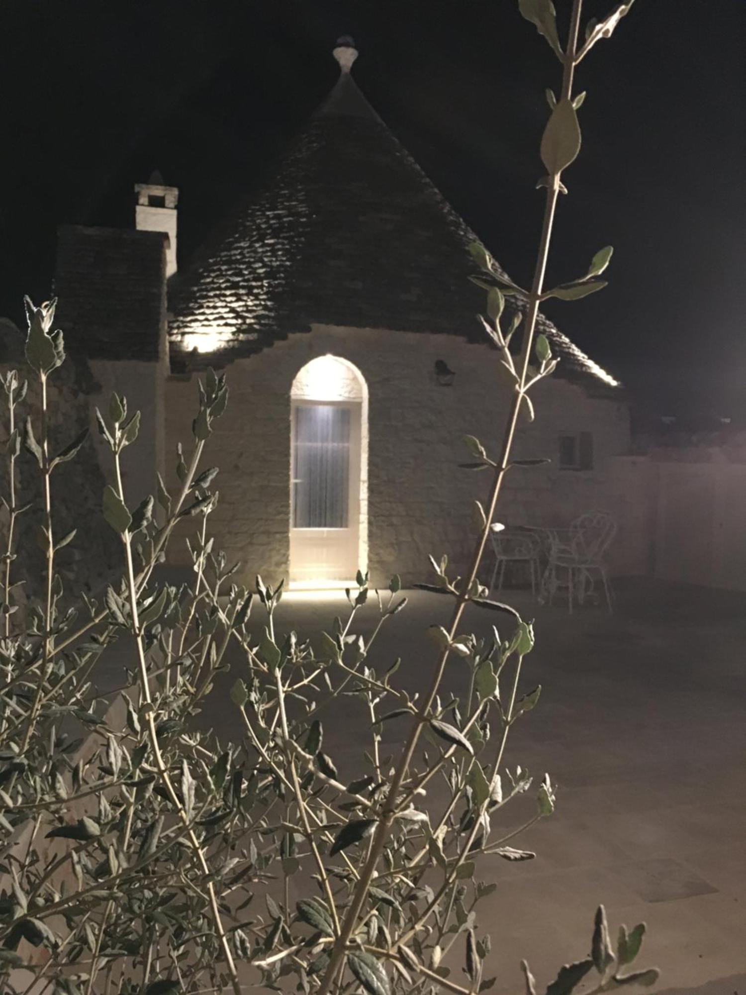 Trulli Le 2 Nicchie Villa Locorotondo Bagian luar foto