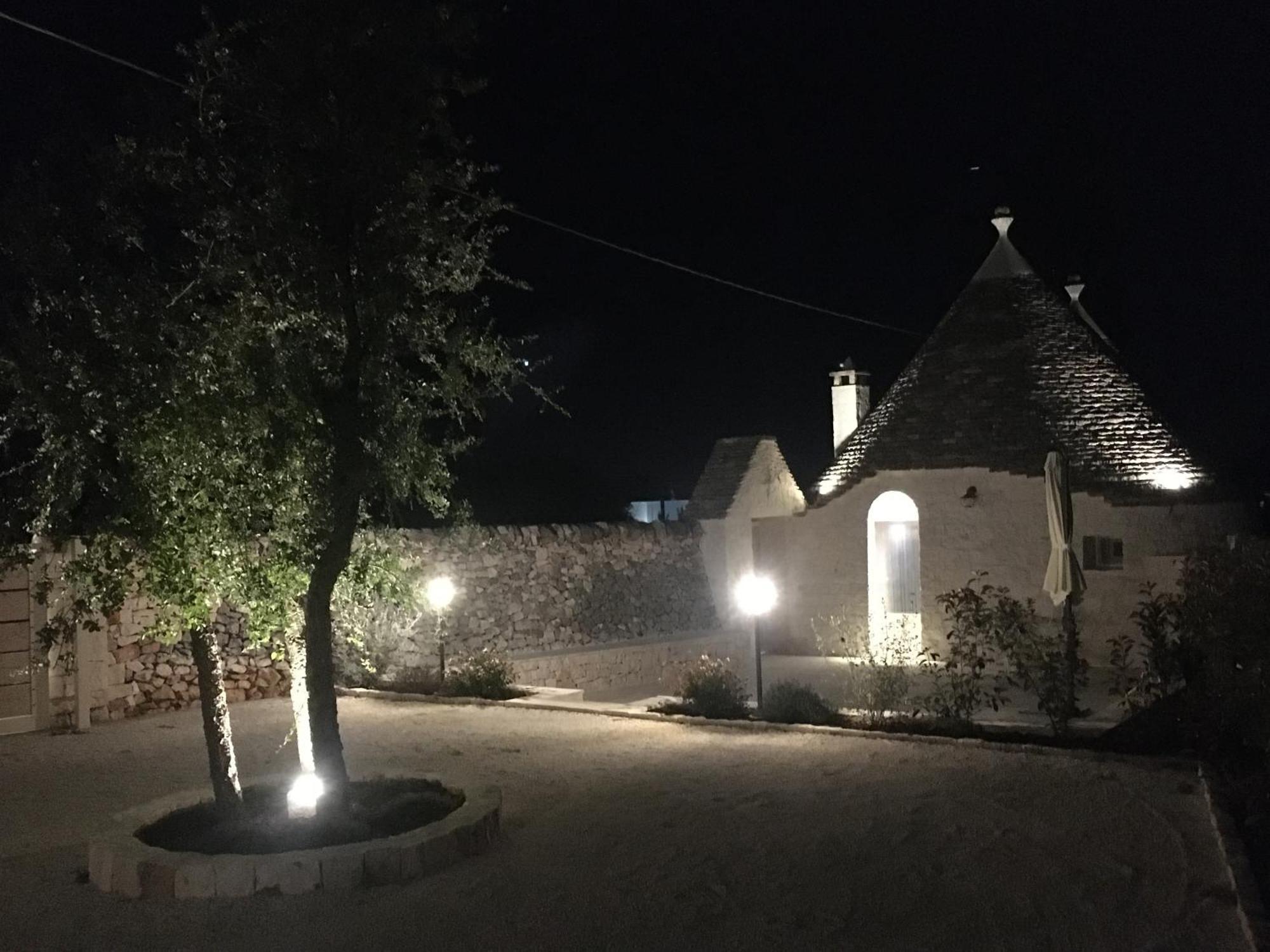 Trulli Le 2 Nicchie Villa Locorotondo Bagian luar foto