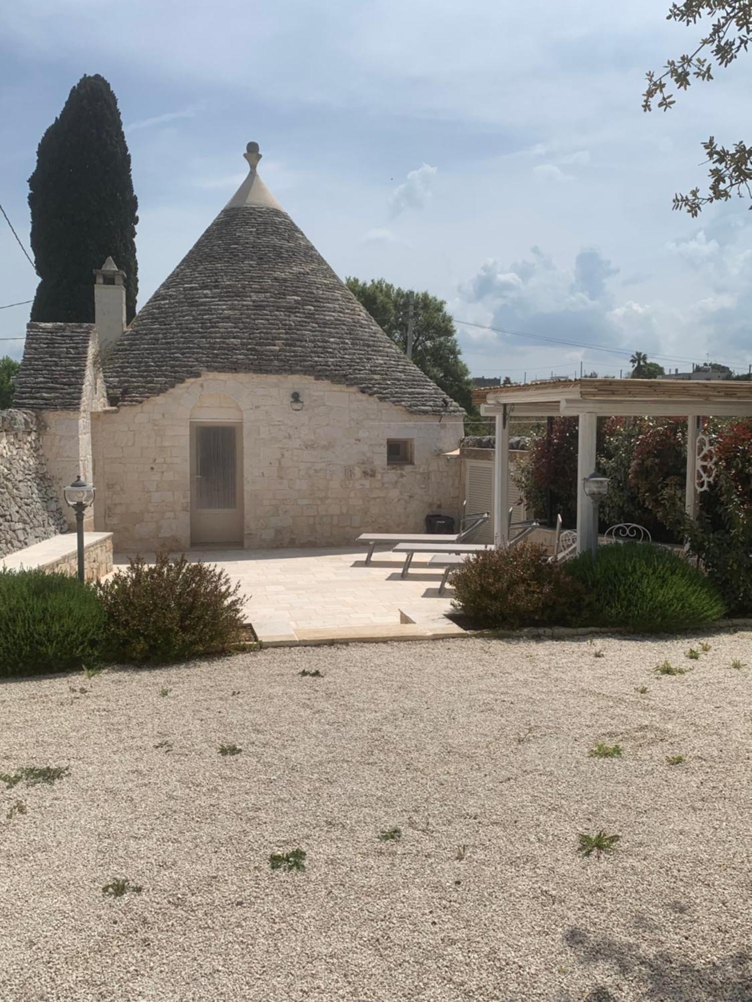 Trulli Le 2 Nicchie Villa Locorotondo Bagian luar foto